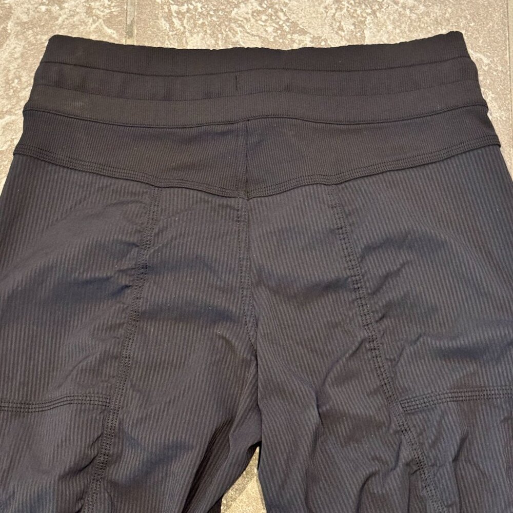 Lululemon Women's Studio Crop Pants Size 6 Black Pull on Pockets Drawstring - Picture 6 of 10